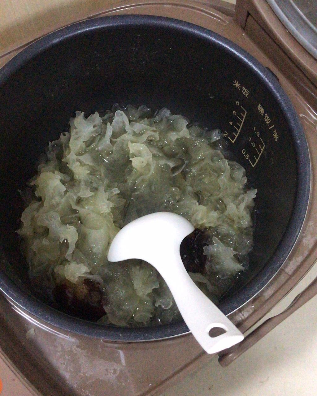 银耳红枣汤(电饭煲版)