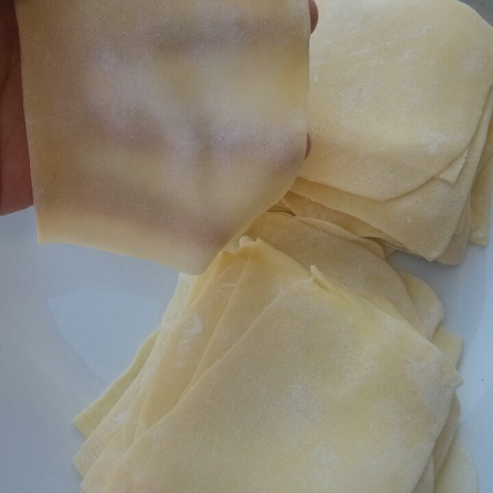 小妮子在厨房各种瞎折腾
