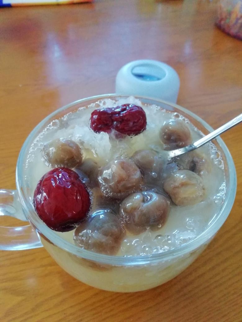 桂圆银耳红枣汤