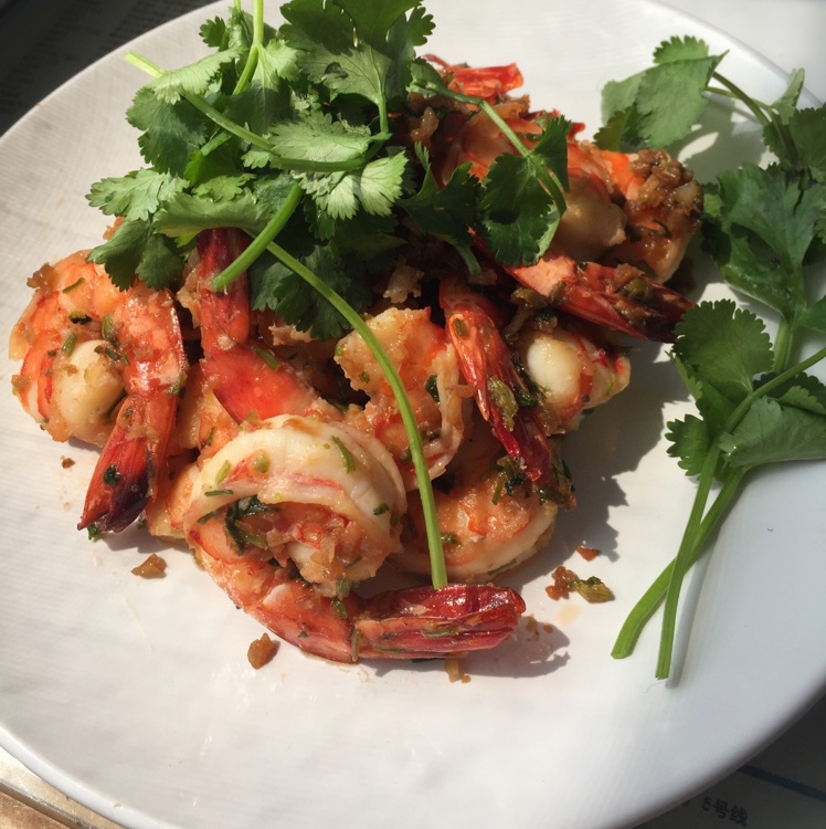 大蒜胡椒虾｜一条视频