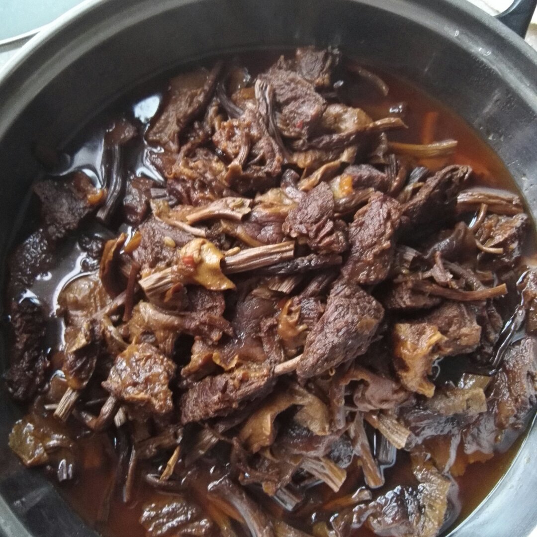 茶树菇烧牛腩
