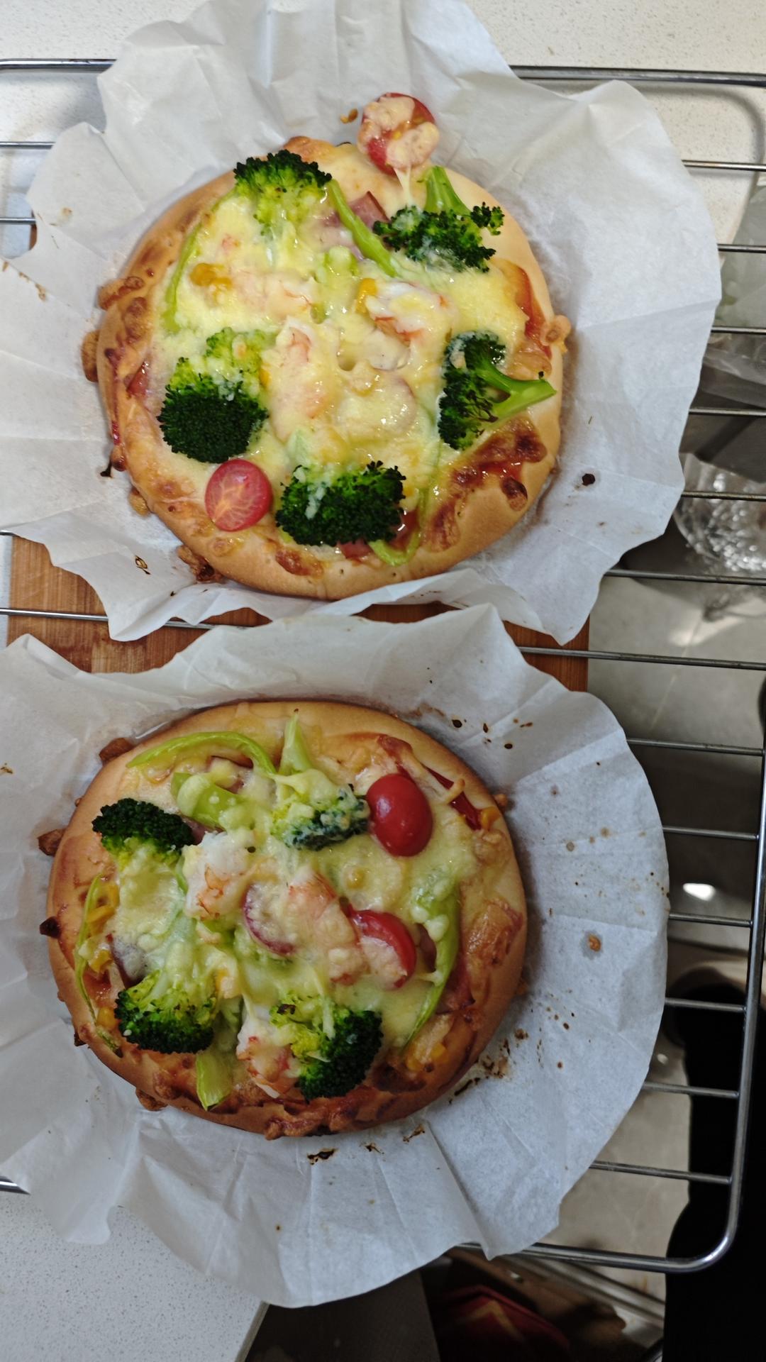 面包师私藏7天懒人披萨公式，手残党10分钟吃上现烤披萨