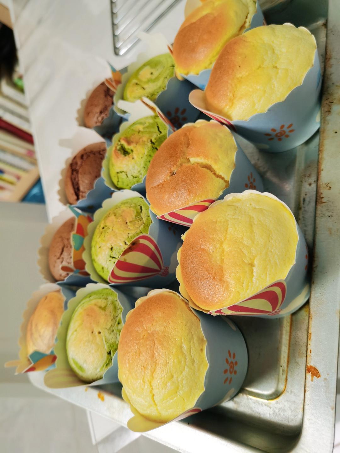 不塌不裂基础纸杯蛋糕