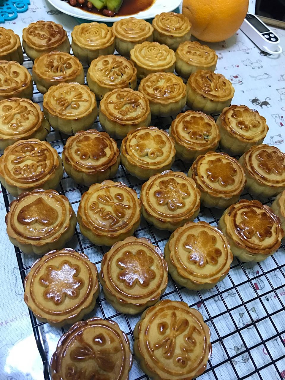 广式月饼—蛋黄莲蓉月饼