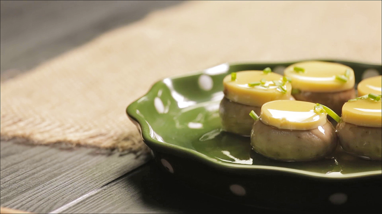 口蘑豆腐盅 | 爸爸厨房 VOL.49--日本豆腐、口蘑、鸡骨汤