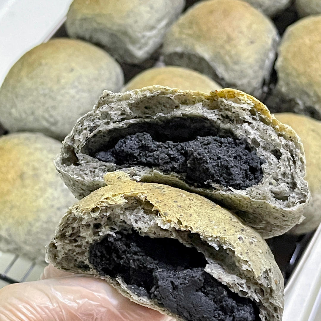 双倍黑芝麻餐包