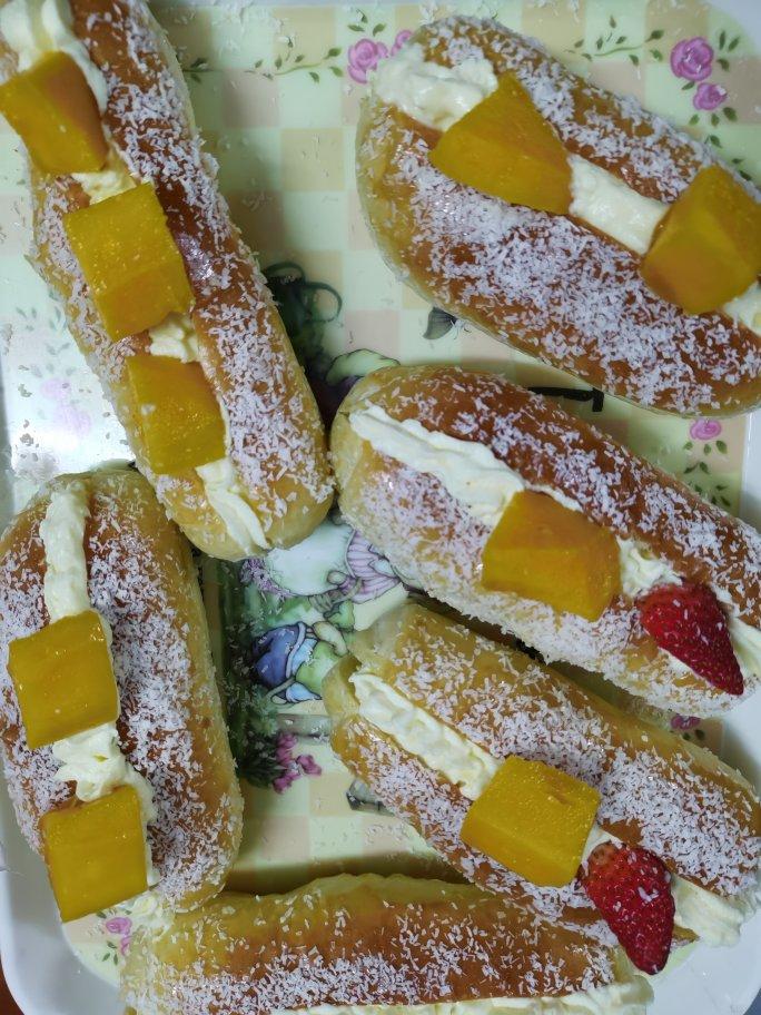 超软绵椰蓉咸奶油面包