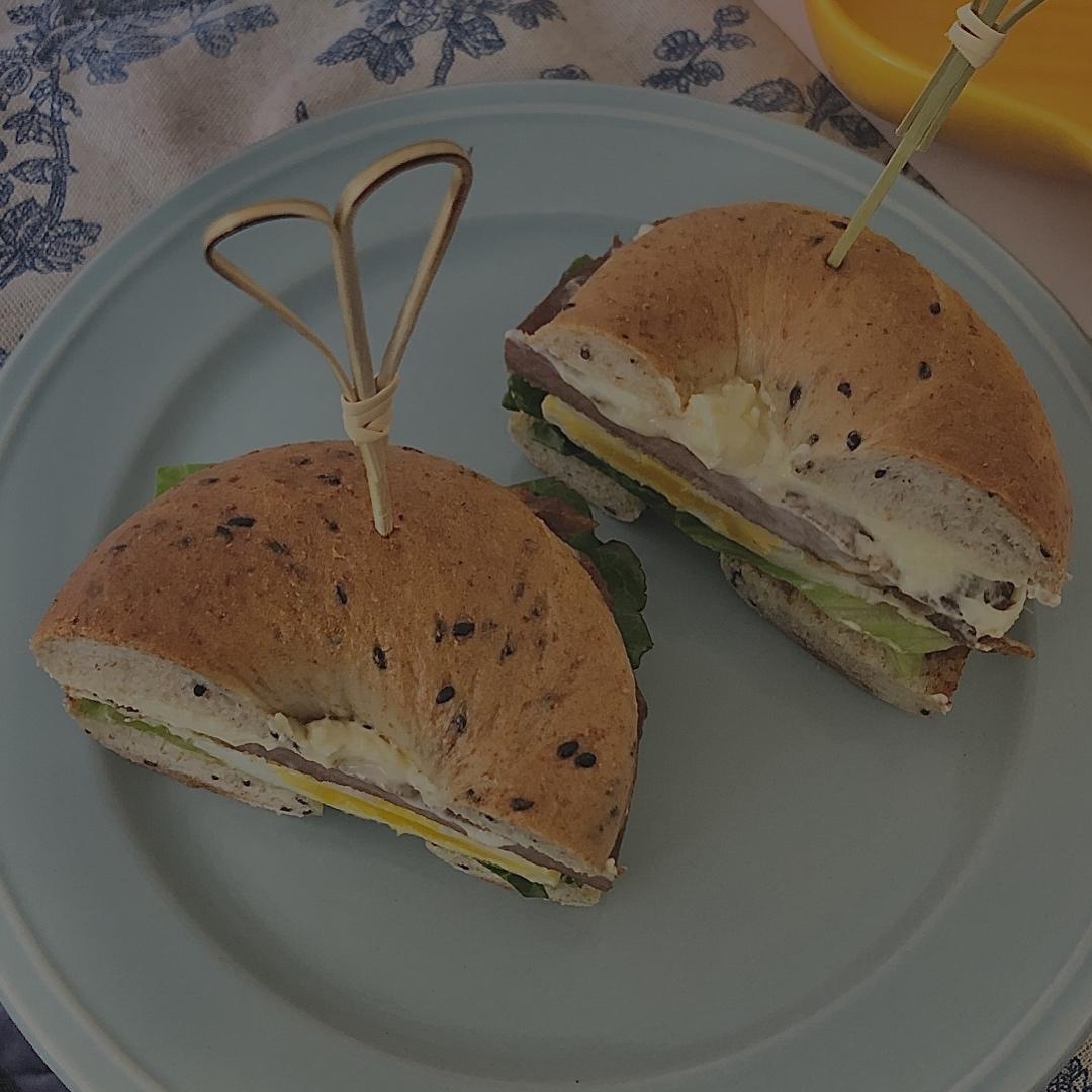 无油低糖的健康主食面包：芝麻贝果