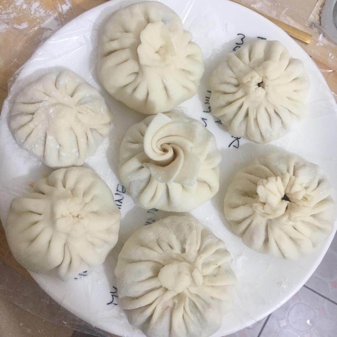 素包子（胡萝卜木耳粉条鸡蛋馅）