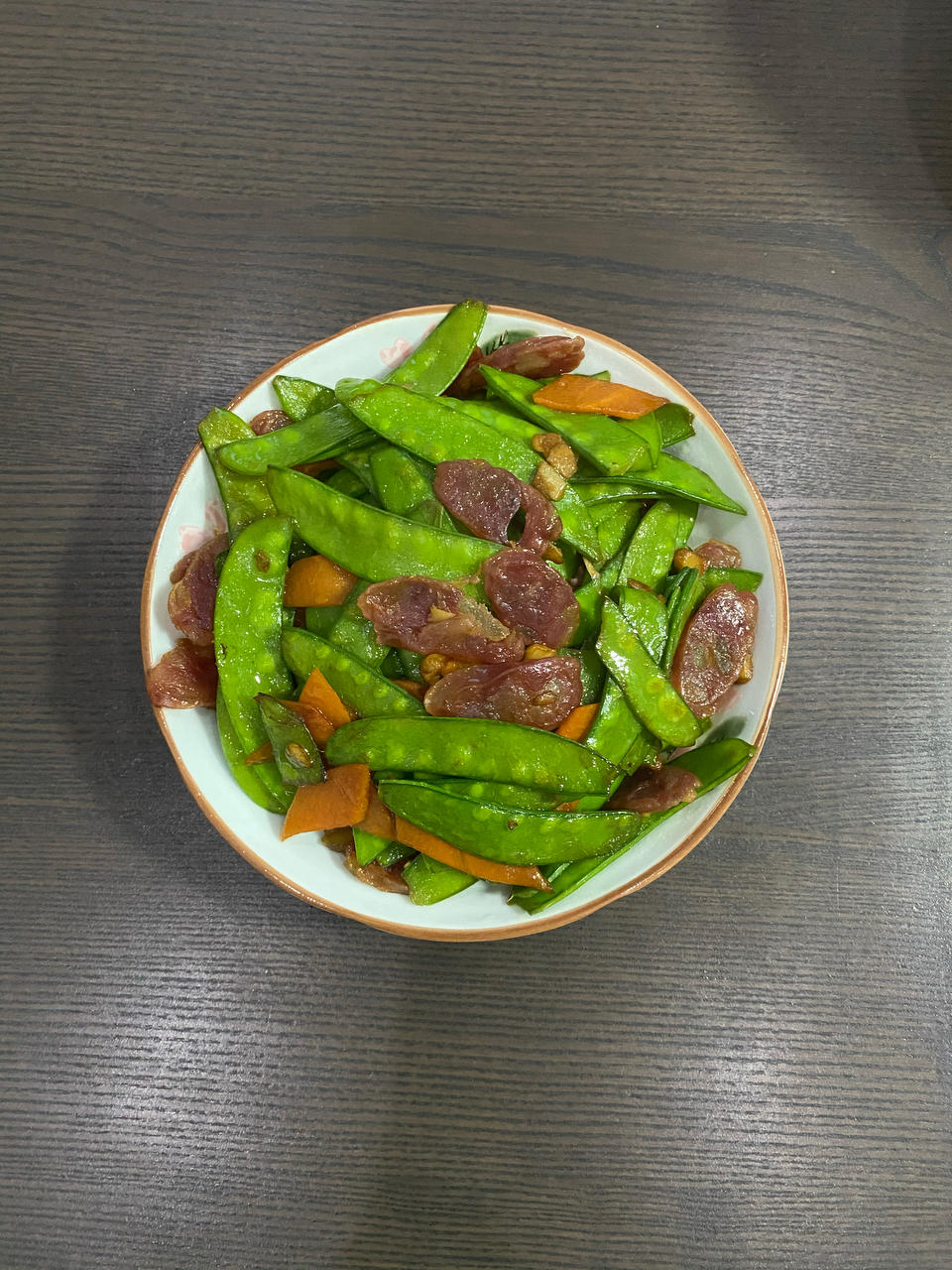 无比简单的荷兰豆炒腊肠，营养又好吃～！