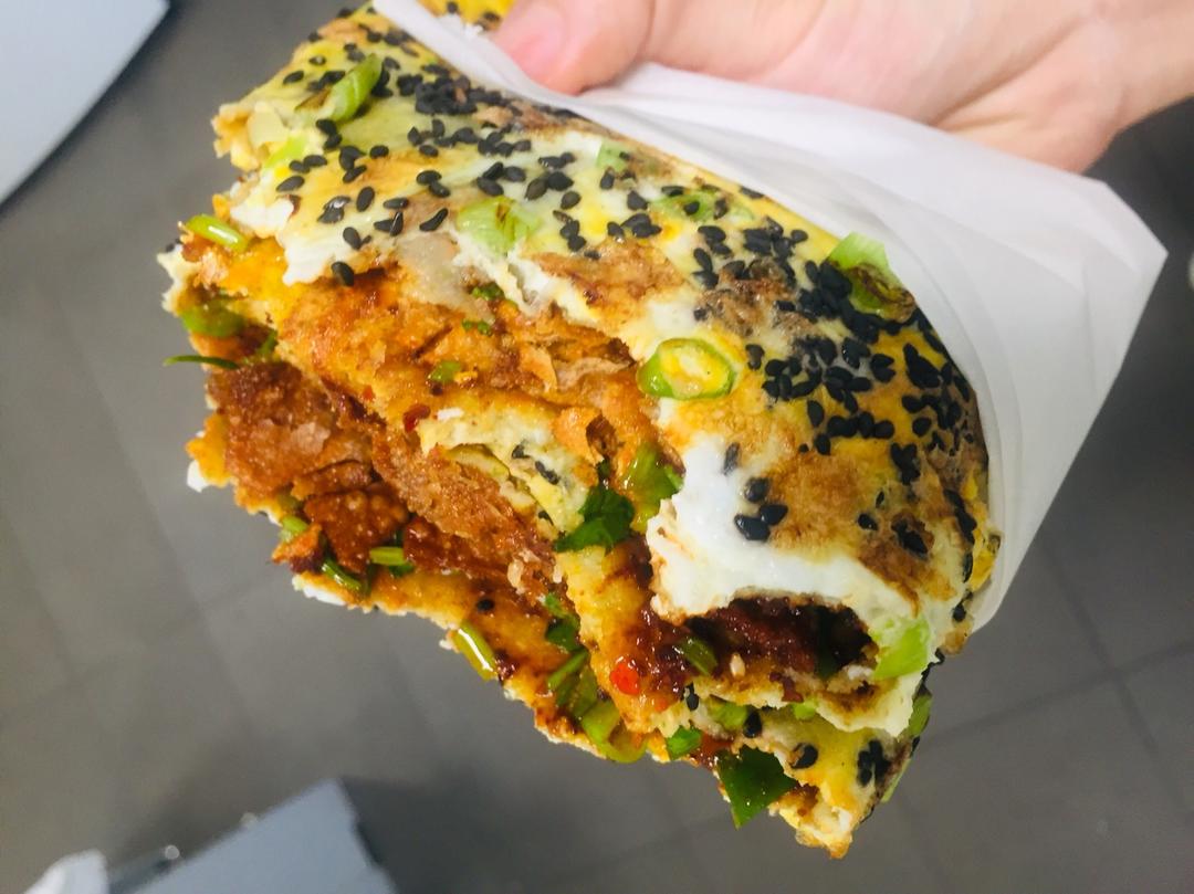 煎饼果子（超详细步骤 甜面酱都是自制的）