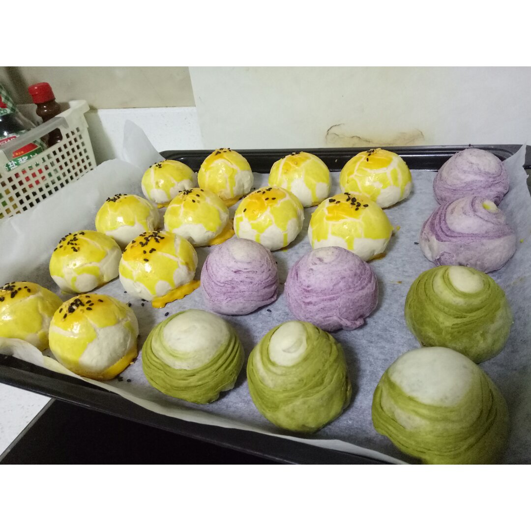 蛋黄酥~紫薯、抹茶、原味~花好月圆，中秋快乐~内附一次做六色蛋黄酥方法~