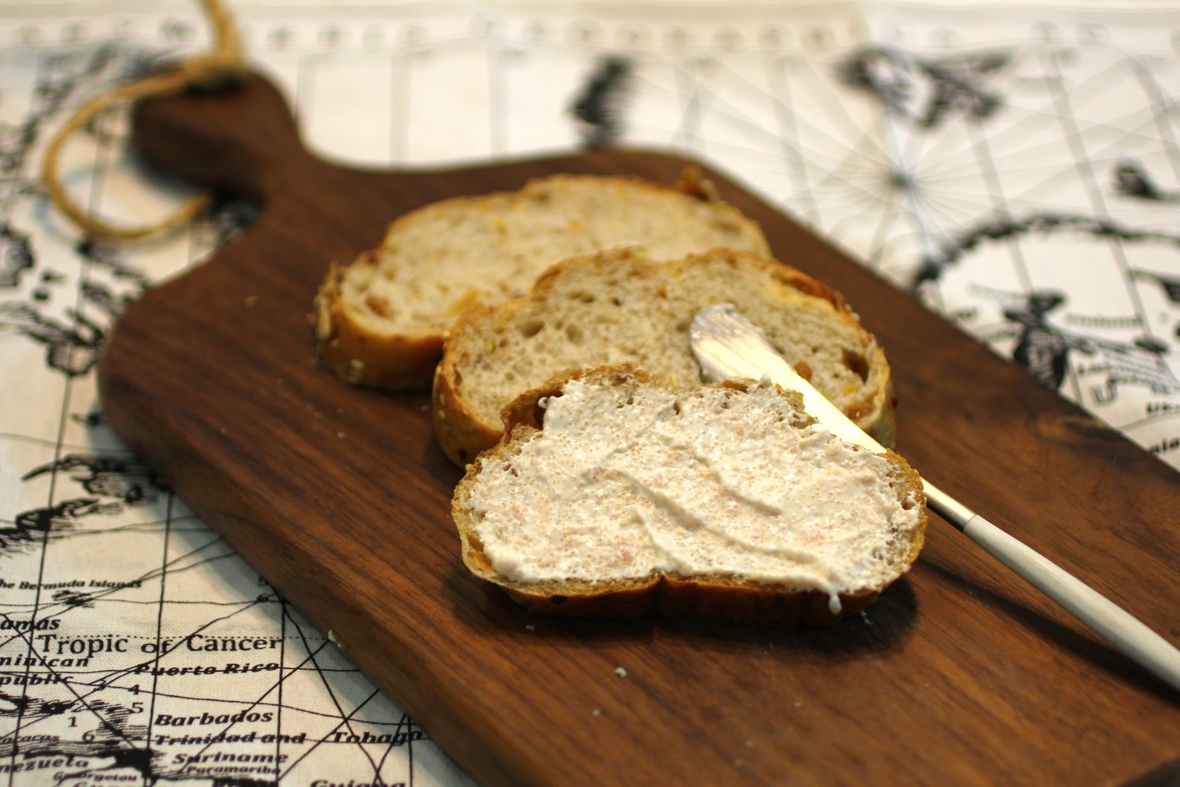 《昨日的美食》之明太子酸奶油抹酱和法国面包的做法