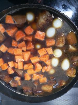 一煮、二煎、三炖之糯香红烧肉（加鹌鹑蛋胡萝卜）的做法 步骤6