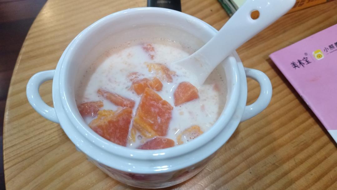 鲜奶炖木瓜