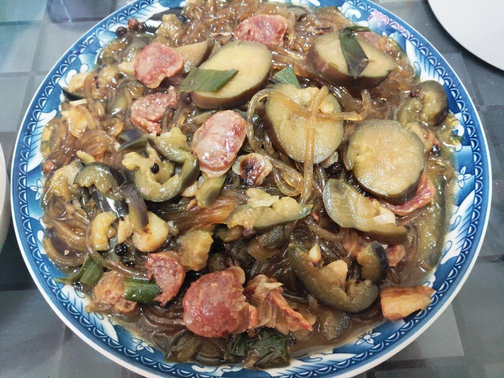 家常茄子炖粉条