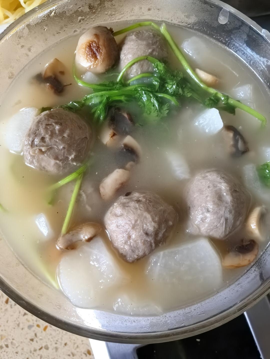 牛肉丸萝卜汤
