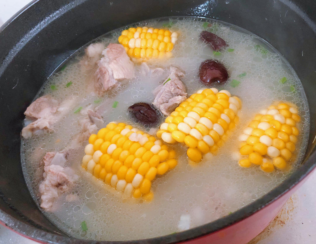 玉米胡萝卜排骨汤