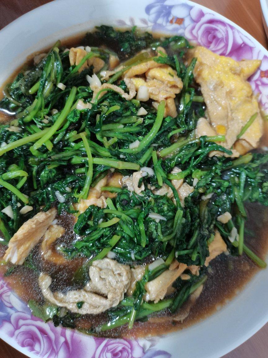 茼蒿炒鸡蛋