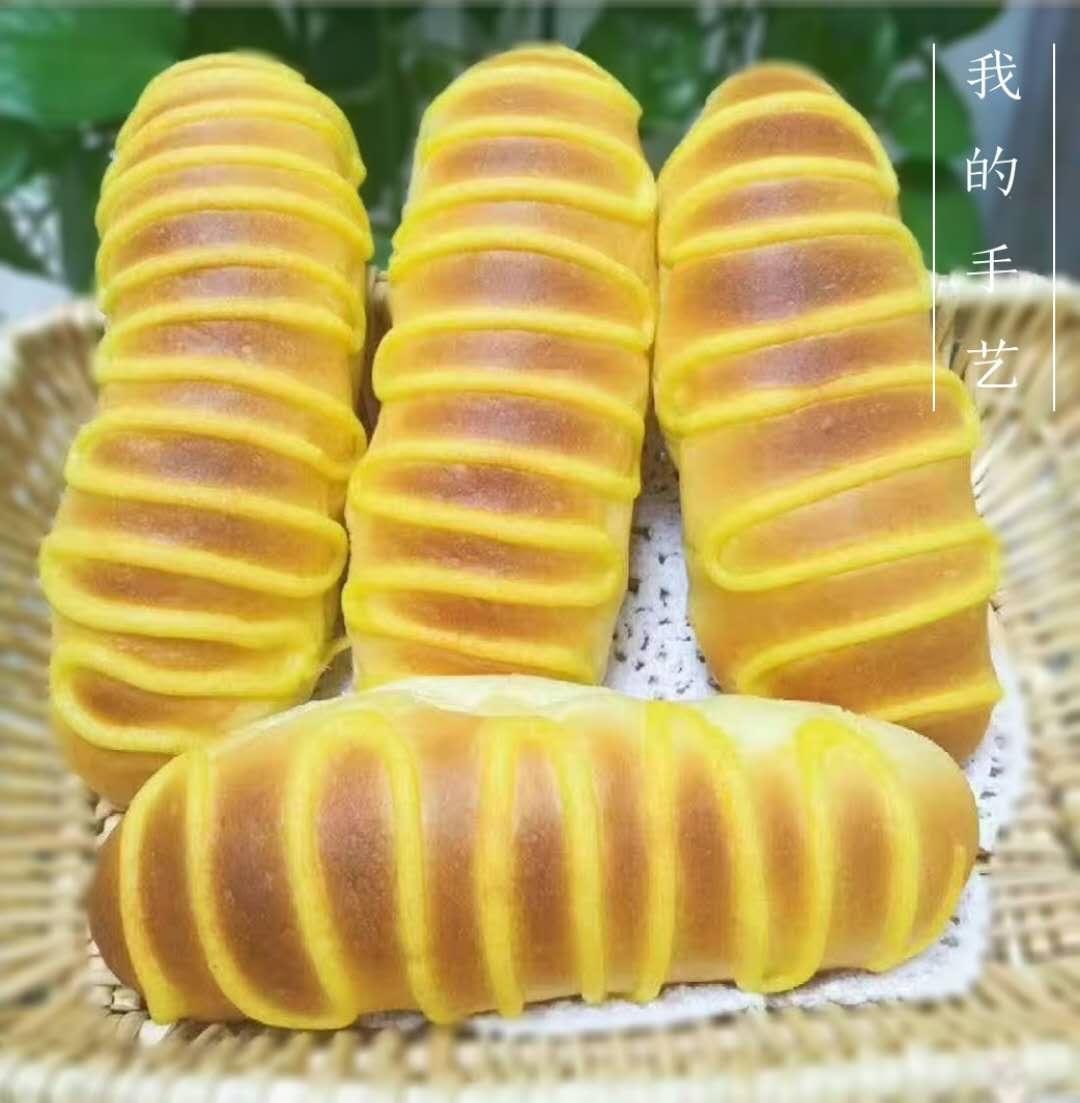 麦的味道做的毛毛虫肉松面包