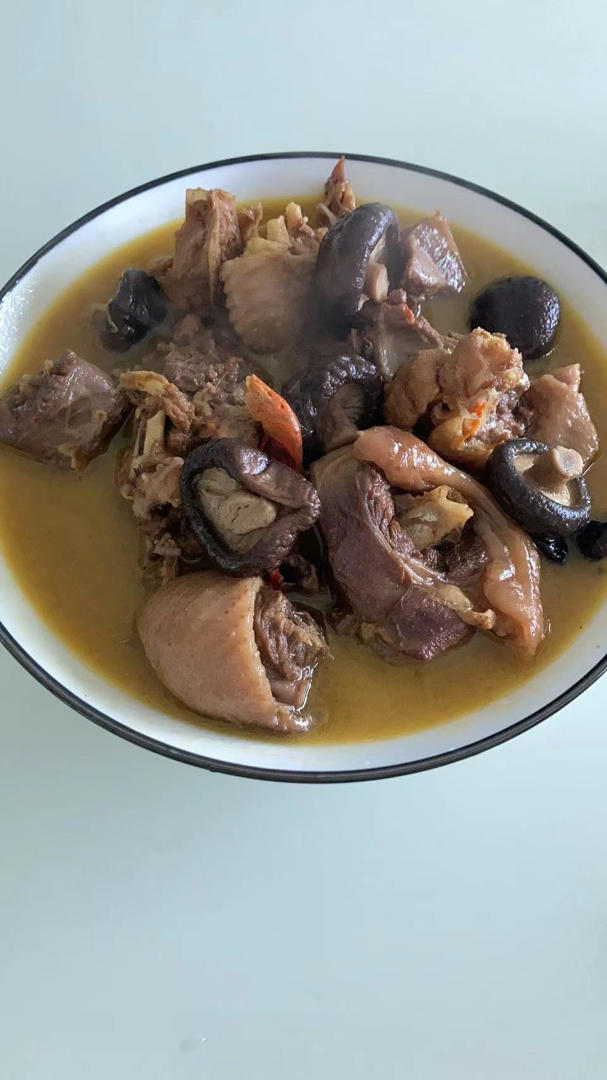 小鸡炖蘑菇