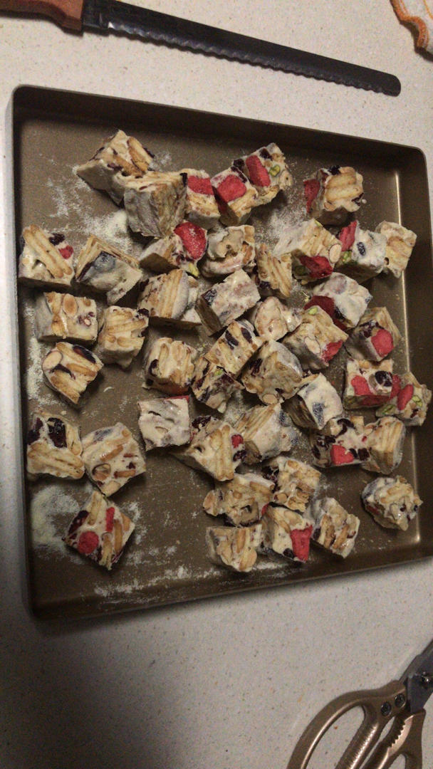 雪花酥(草莓干)