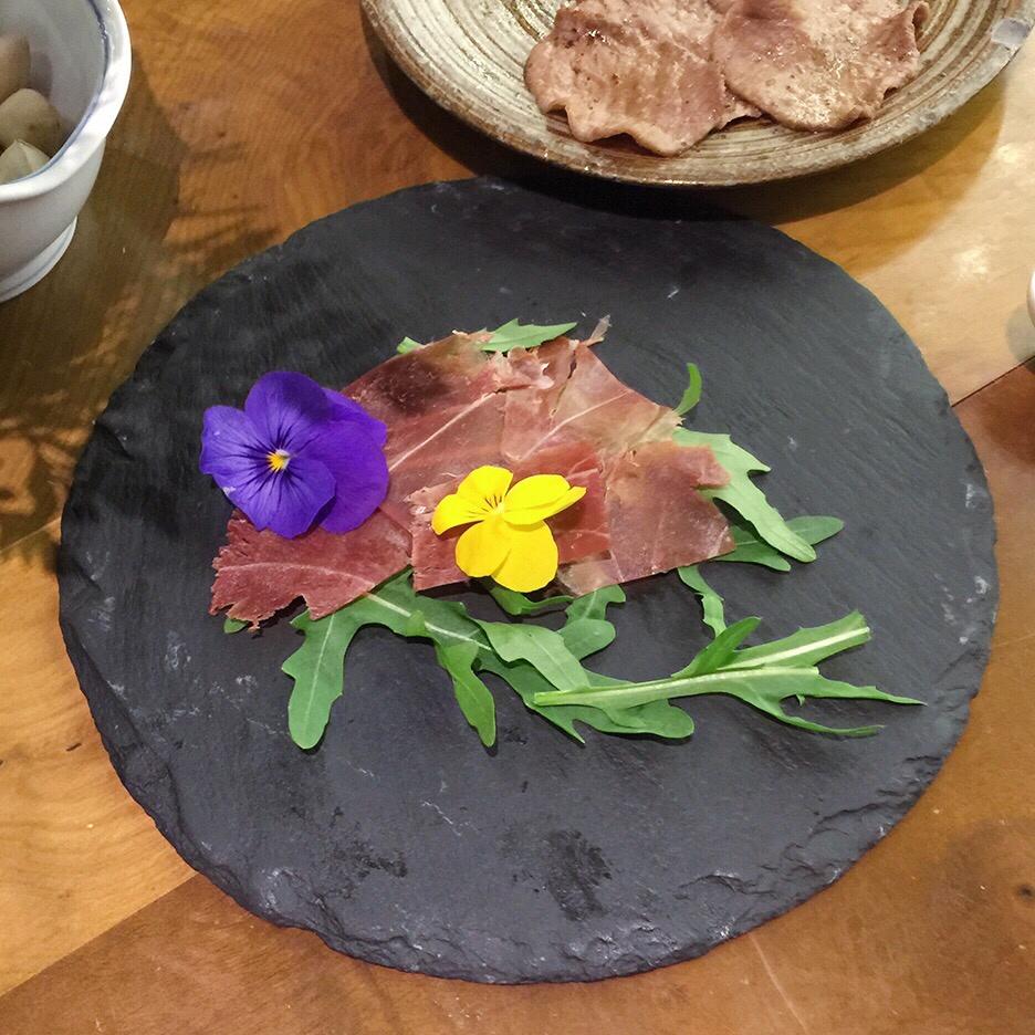 •日食不过三餐•