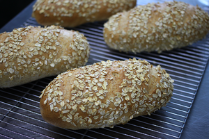 燕麦全麦面包，外面脆脆的里面绵软的，热量还很低的做法 步骤22