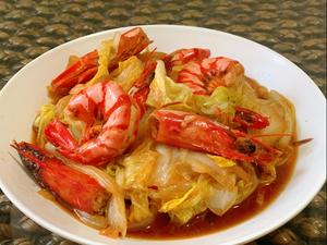 #换一种大虾的吃法，这样吃很下饭# 白菜炒虾的做法 步骤7