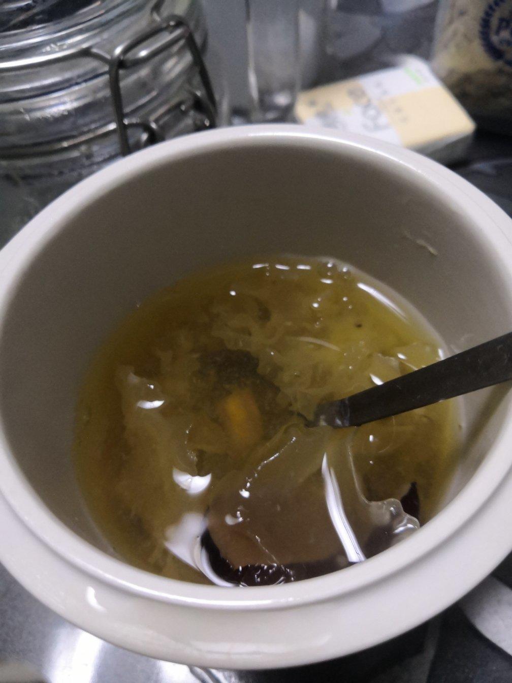 2019-03-20 21:14:02赞银耳冰糖红枣隔水炖银耳