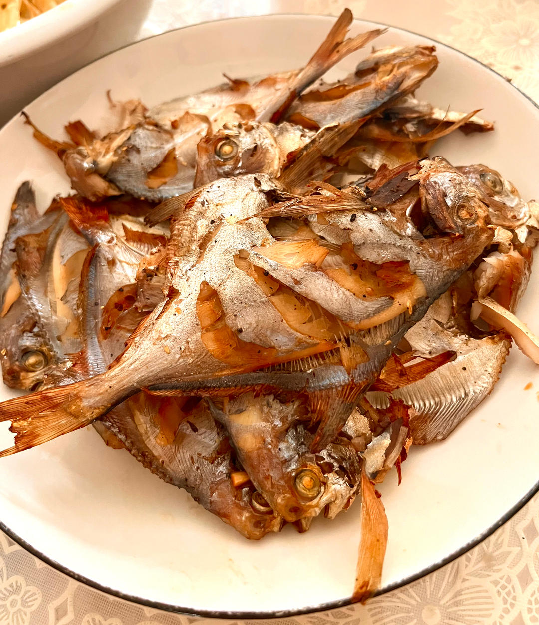 外酥里嫩的烤鲳鱼