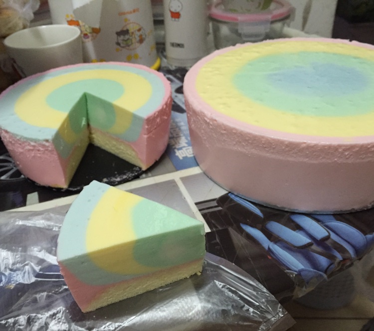 彩虹慕斯蛋糕