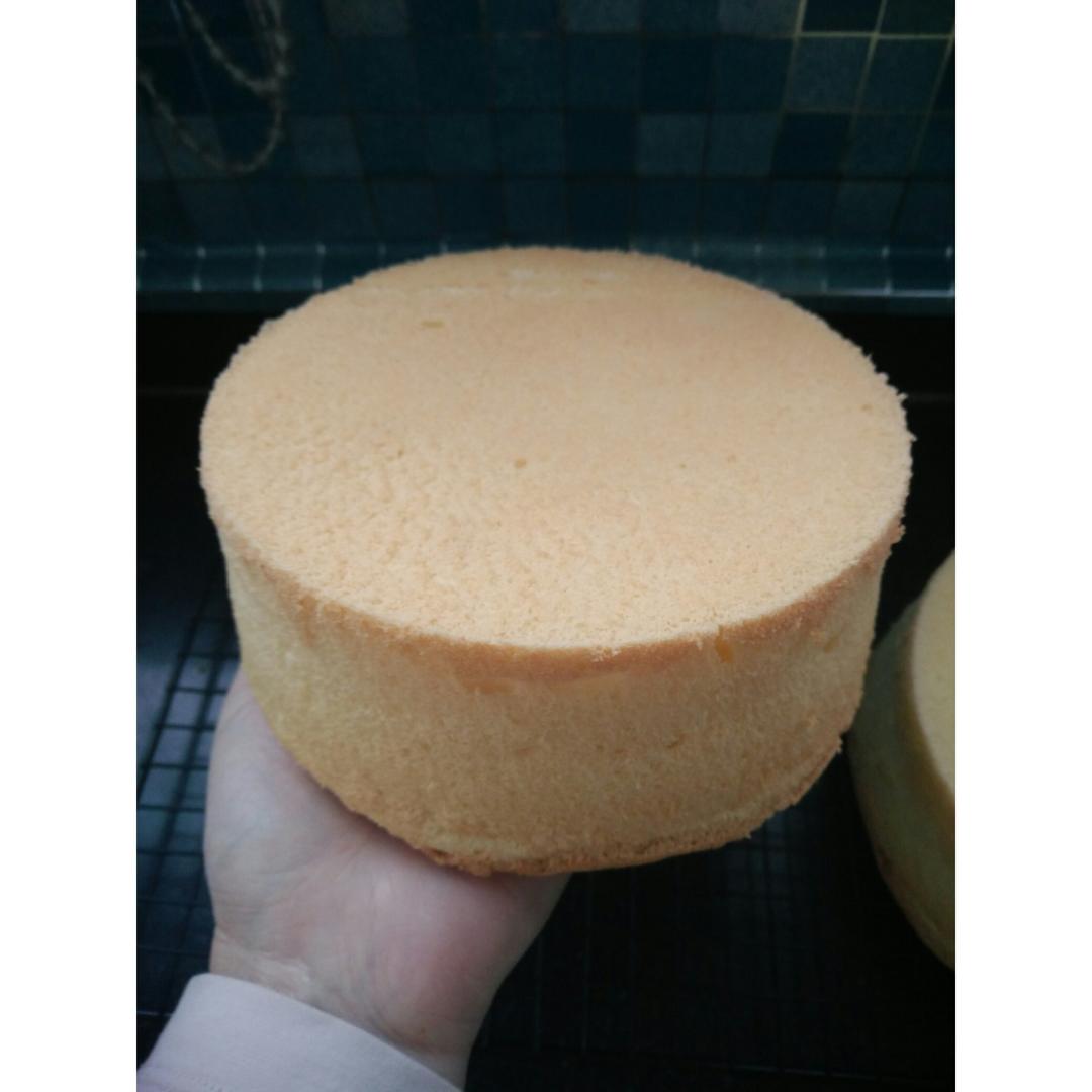 超简单完美戚风蛋糕（6寸2蛋）附打发、翻拌、脱模视频