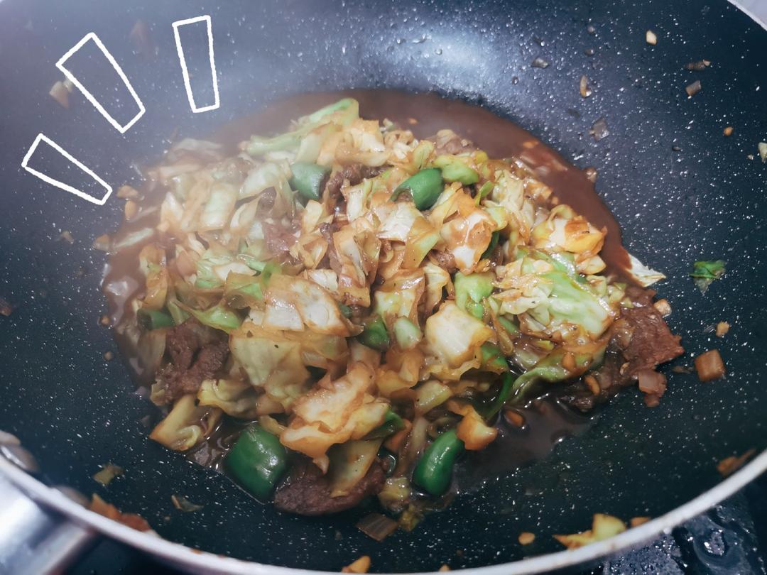 炝炒圆白菜五花肉