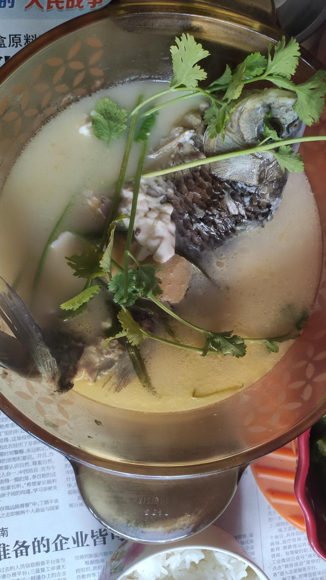 奶白鲫鱼豆腐汤|一条鱼最后的温柔