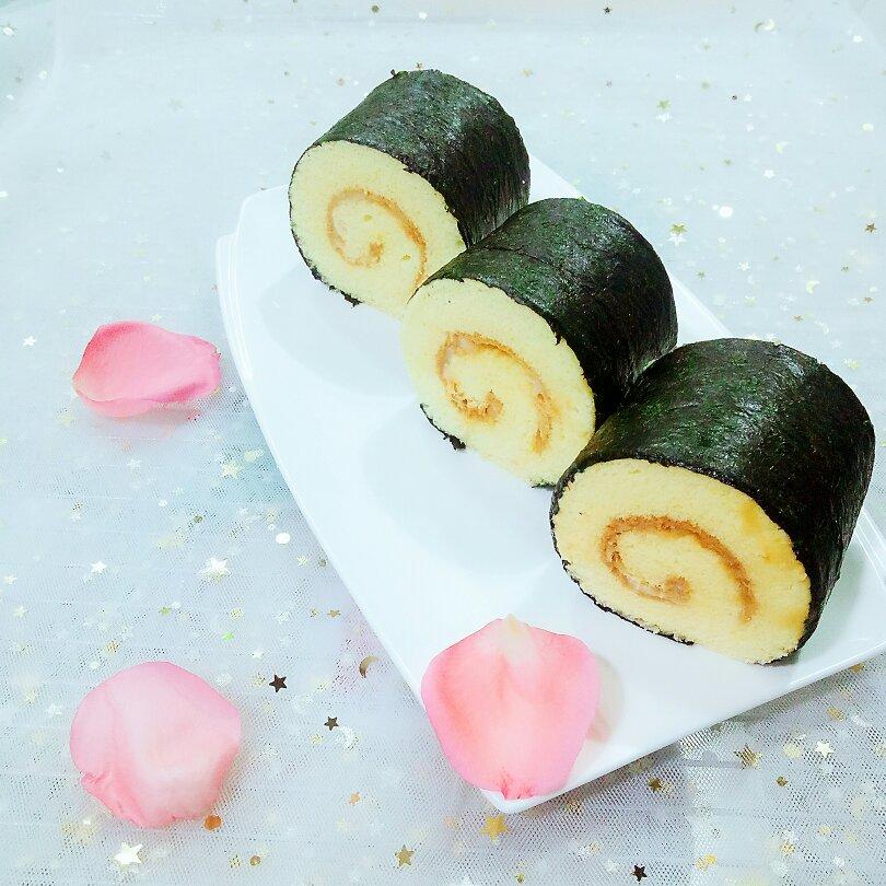 童童私房烘焙做的海苔肉松蛋糕卷