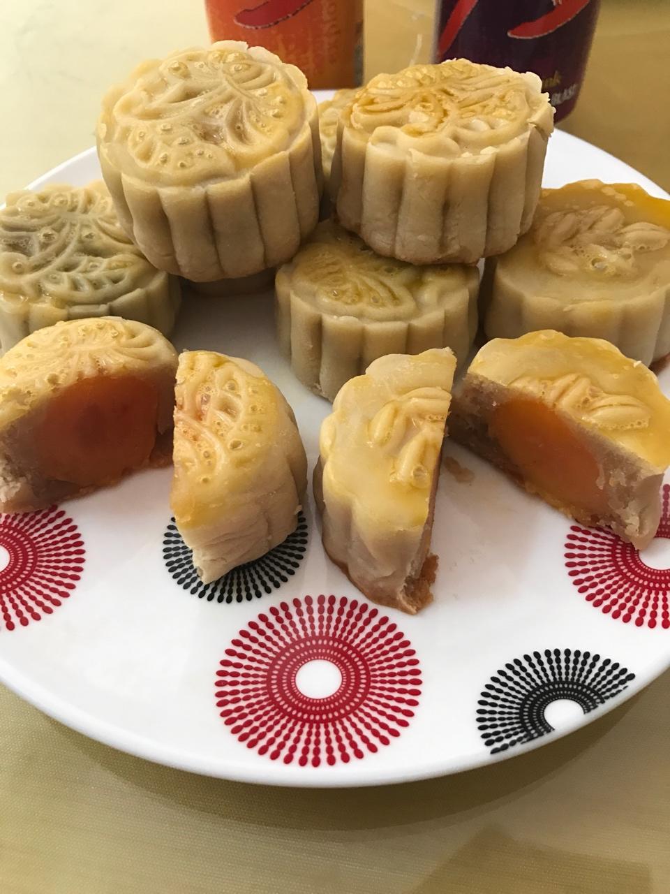 广式月饼——蛋黄莲蓉月饼