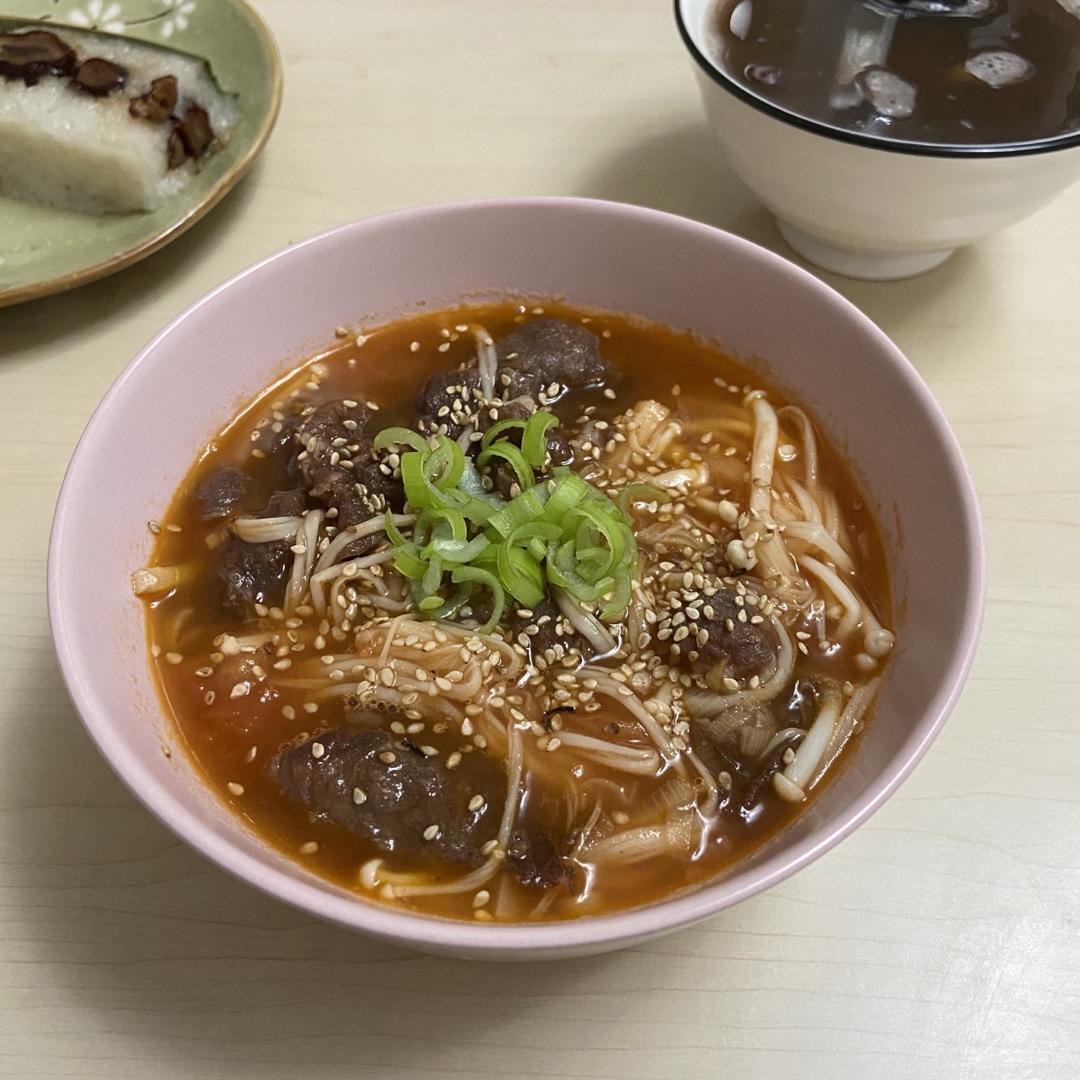 番茄肥牛金针菇