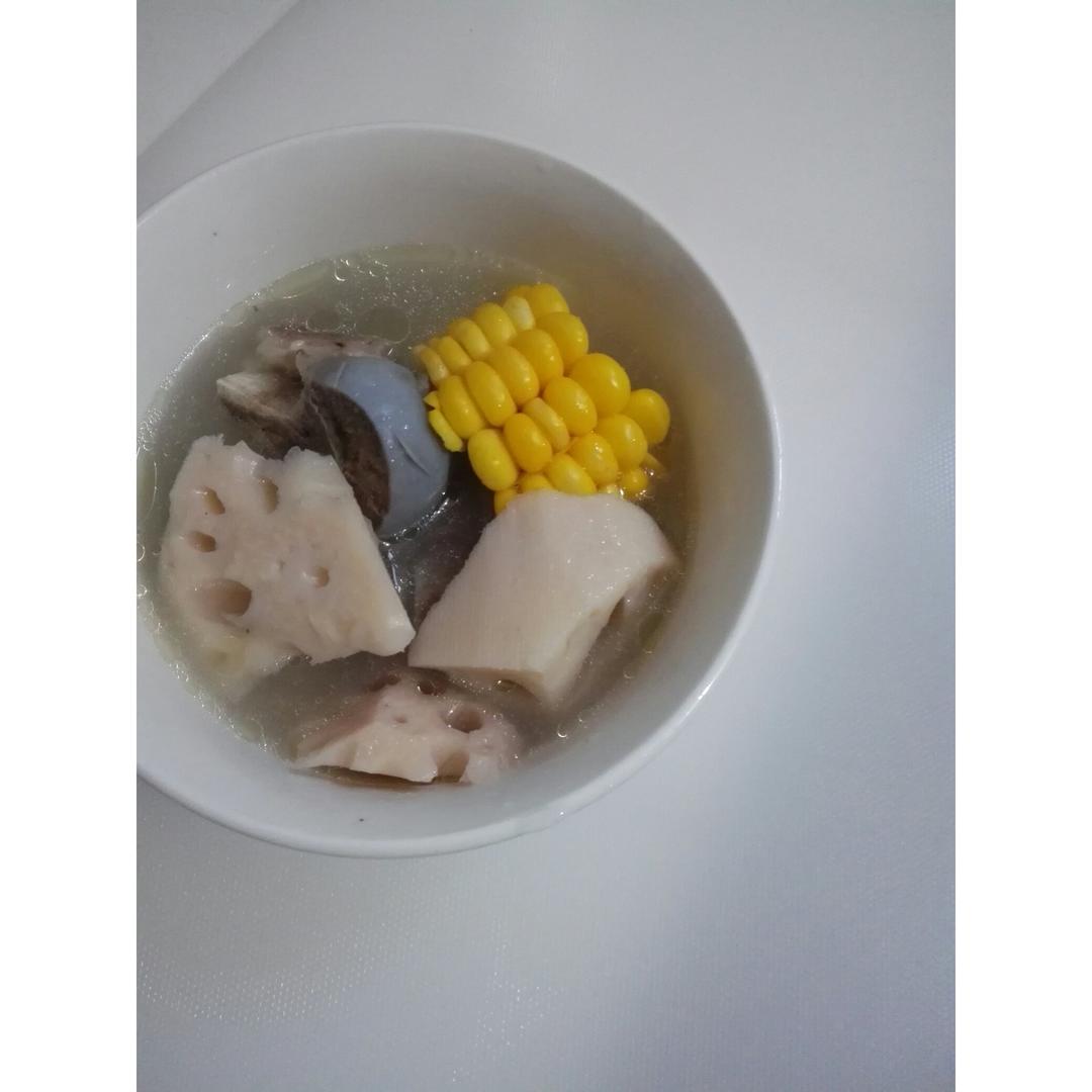 玉米莲藕筒骨汤