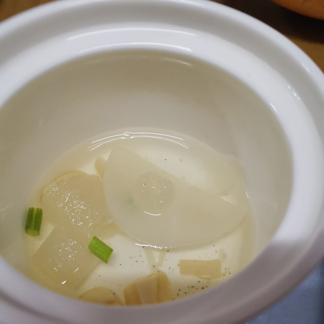 干贝竹荪萝卜汤