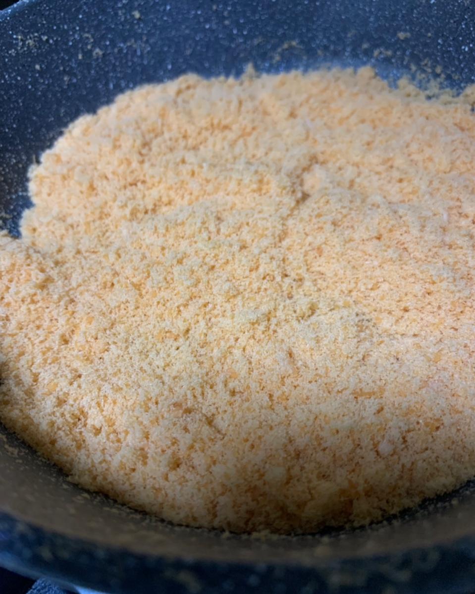 宝宝辅食：三文鱼松
