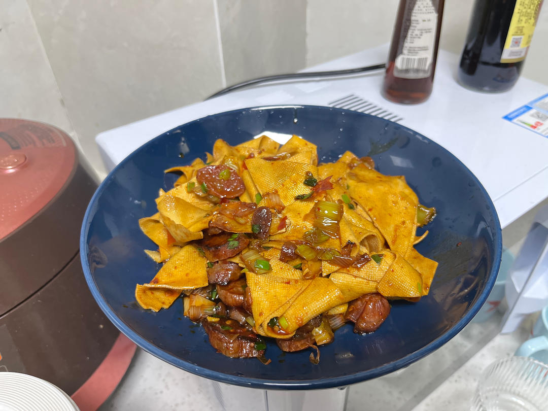 腊肠炒豆腐皮