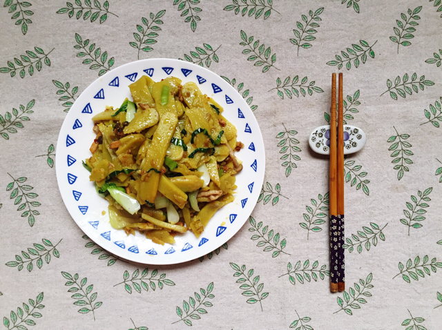炒碱水粑（家乡的美味）