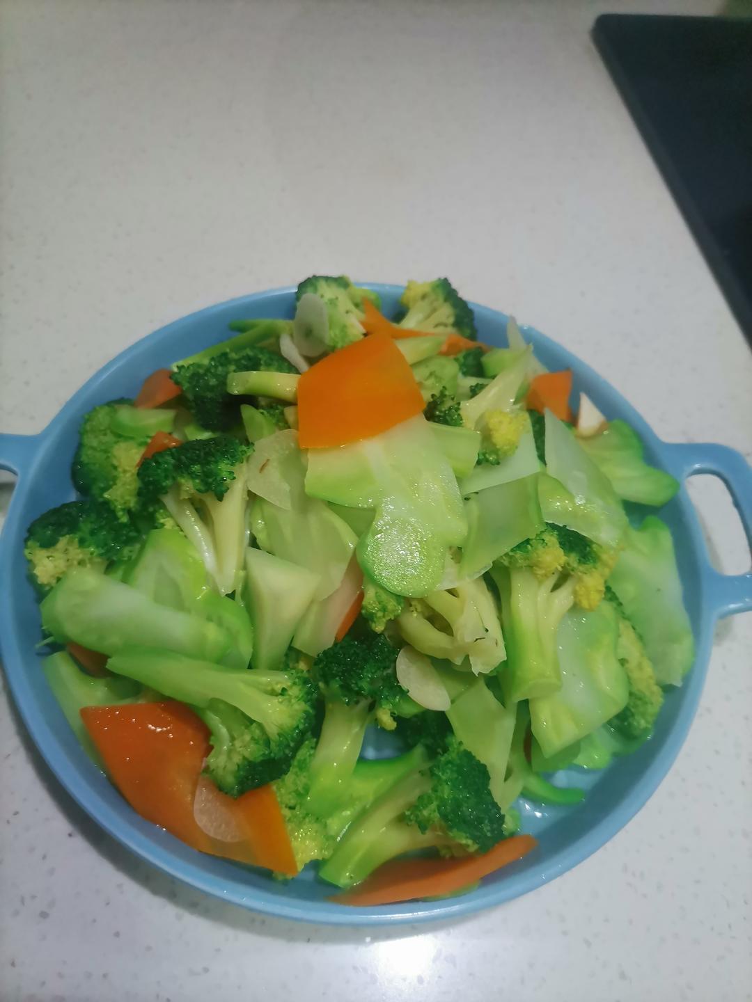 西蓝花炒胡萝卜清爽型～