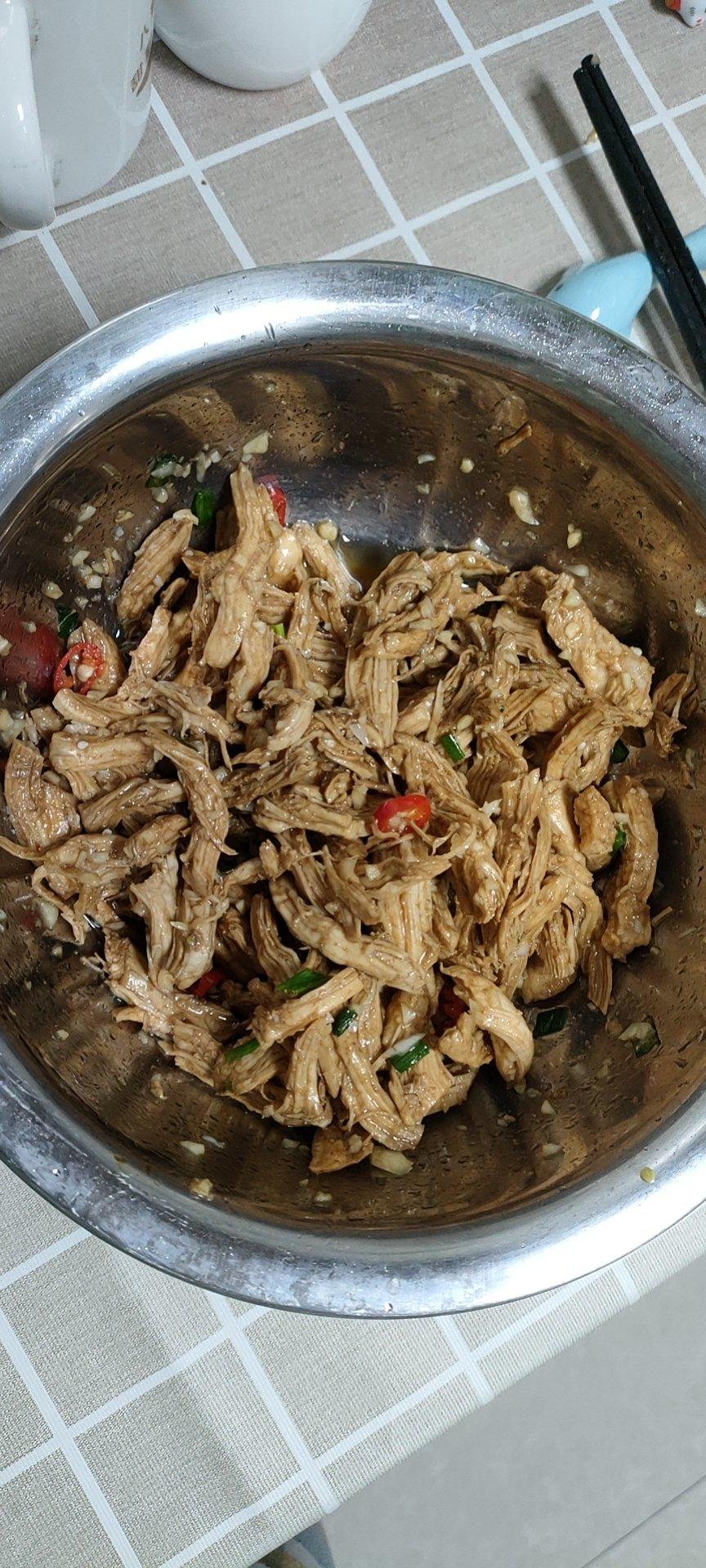 减脂餐：手撕鸡胸肉（无油无糖极简版）