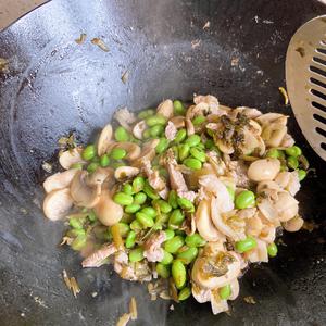 雪菜蘑菇炒肉丝的做法 步骤5