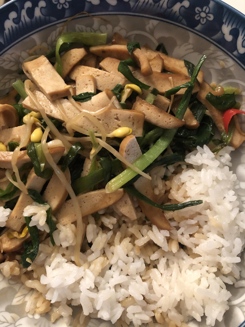 豆干炒豆芽家常小菜