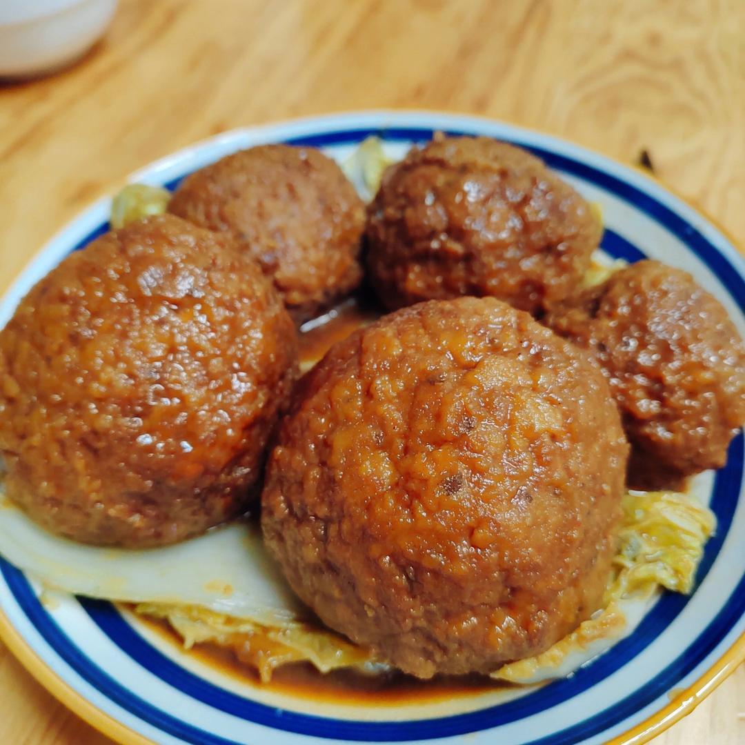 四喜丸子（红烧狮子头）