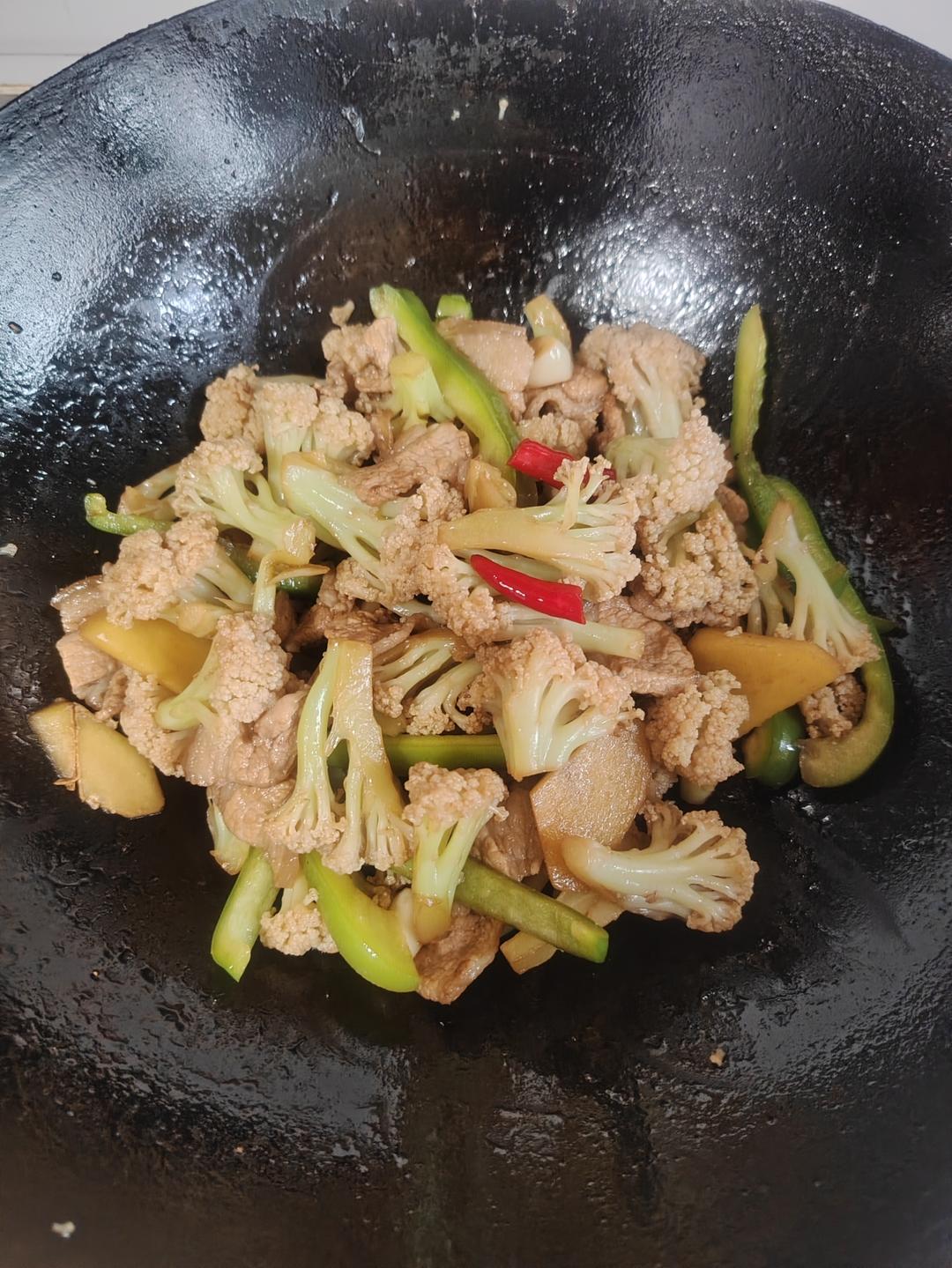 火爆川香干锅花菜下饭