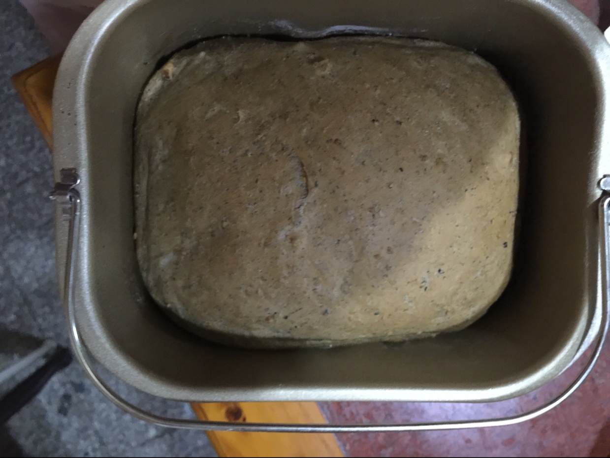 全麦黑芝麻核桃吐司